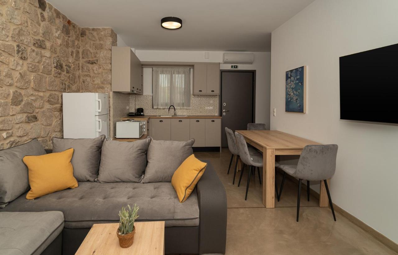 Lithos Suites Фінікунда Екстер'єр фото