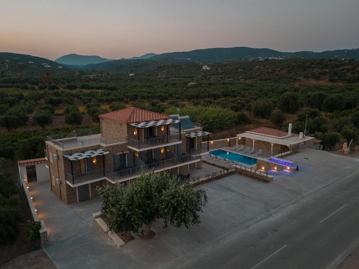 Lithos Suites Фінікунда Екстер'єр фото