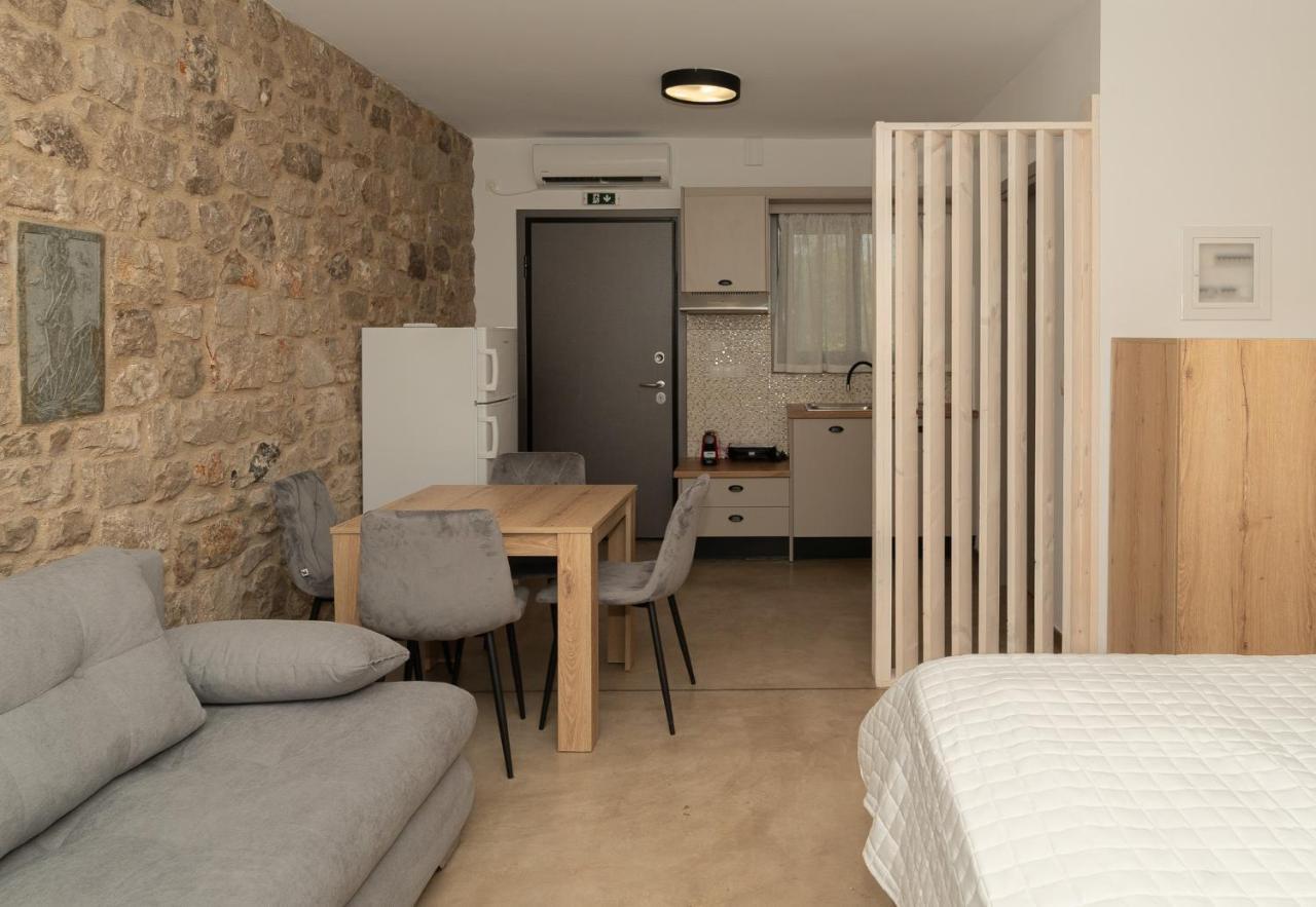 Lithos Suites Фінікунда Екстер'єр фото