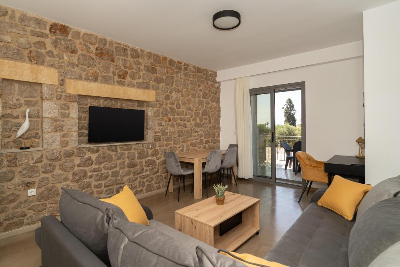 Lithos Suites Фінікунда Екстер'єр фото