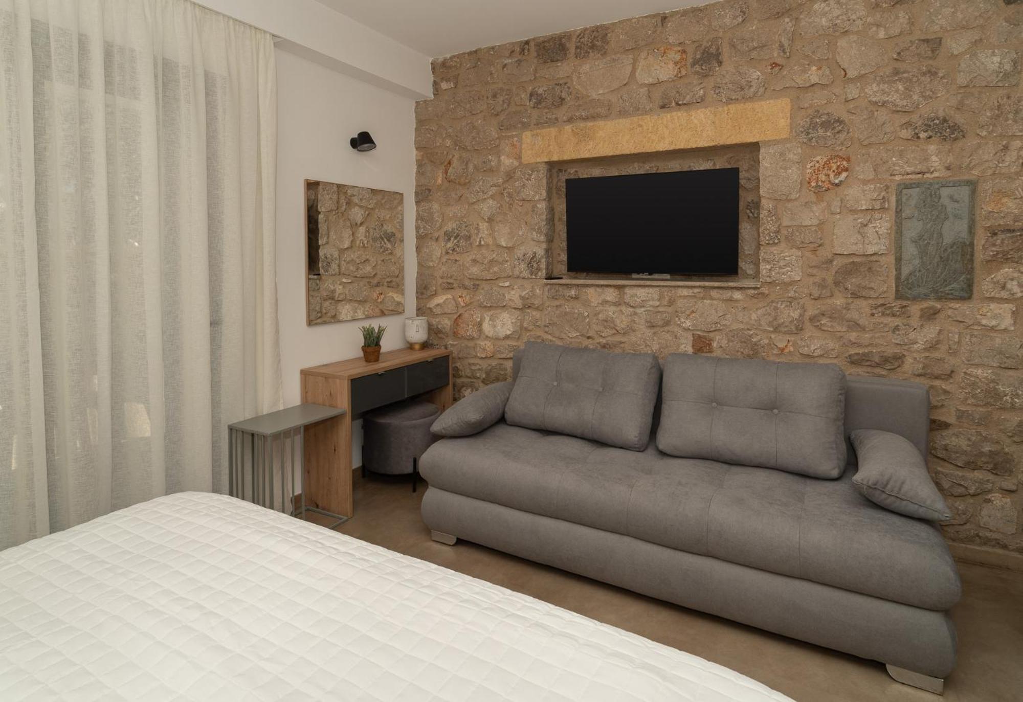 Lithos Suites Фінікунда Екстер'єр фото